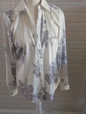 Ann Taylor Petite White Blouse with Subtle Gray Floral Print